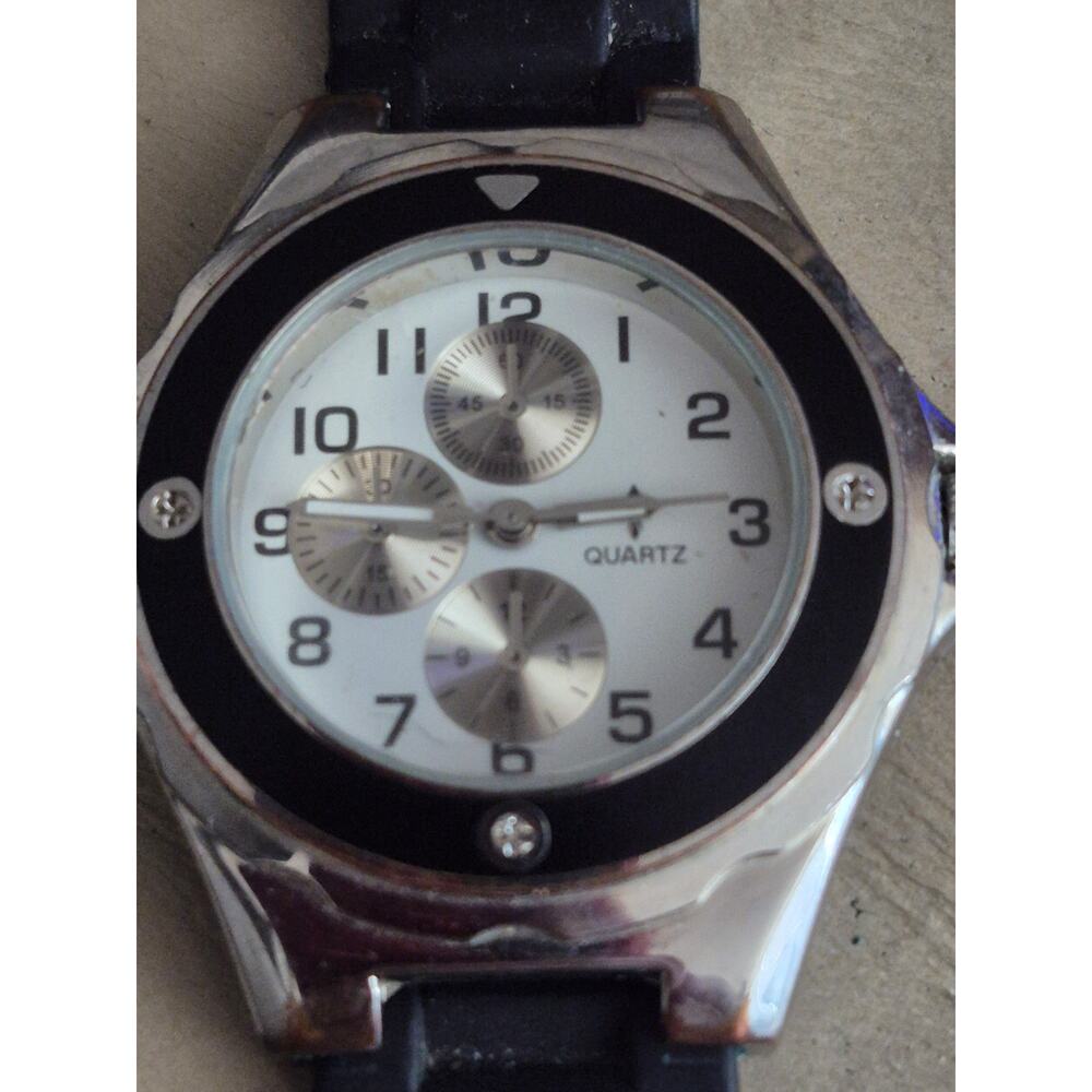Quartz Wrist Watch Mens OS Black Silver White Sporty‎ Casual Analog Timepiece